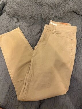 Levi's Women's Mid Rise Skinny Jeans in Khaki Tan